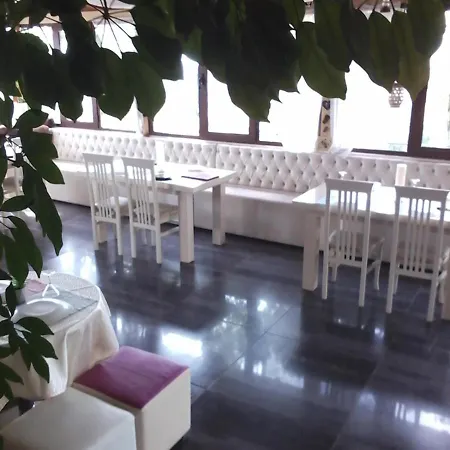 Alojamento de Acomodação e Pequeno-almoço Dream Stone Bar Restaurant